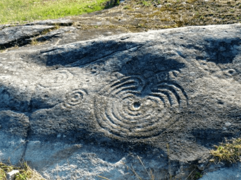 Petroglifos de Mogor en las Rías Baixas, arte rupestre gallego